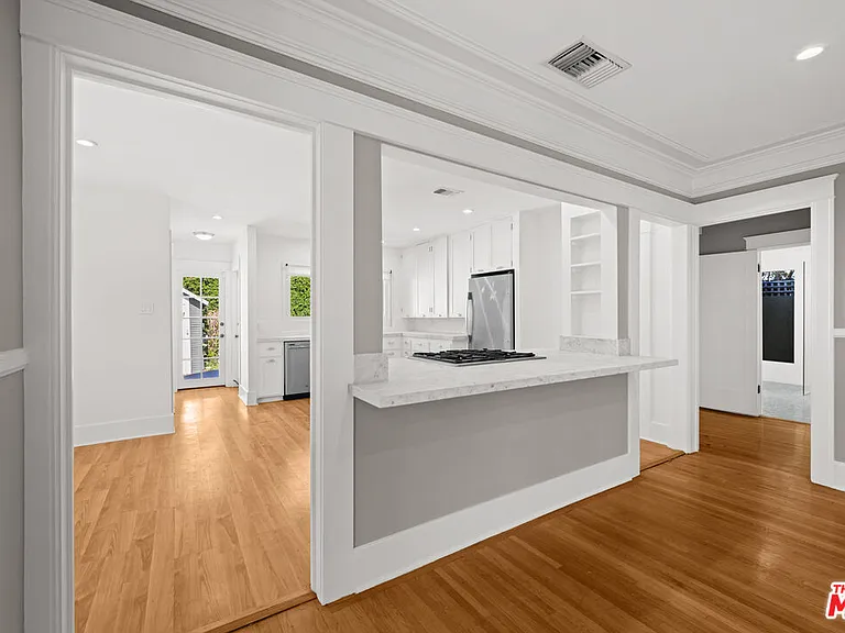 1441 N Ogden Dr — Photo 19