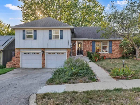 2643 Arkansas St, Lawrence, KS 66046