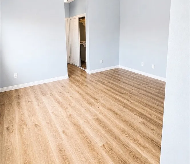 7900 Woodman Ave #105 — Photo 18