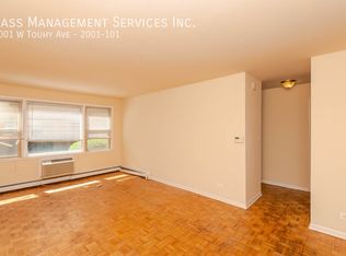 2001 W Touhy Ave #101, Chicago, IL 60645
