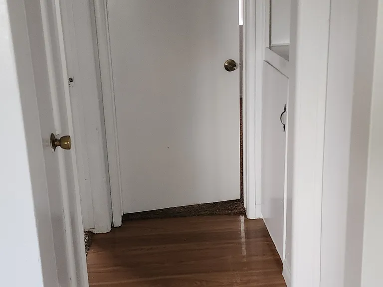 8867 Laurel Ave — Photo 3