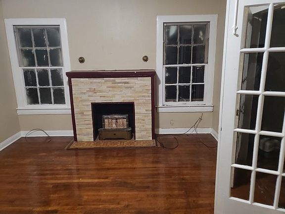 2nd image of 115 Herndon St