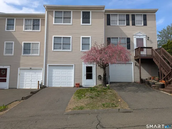 63 Summit Commons #63, Derby, CT 06418