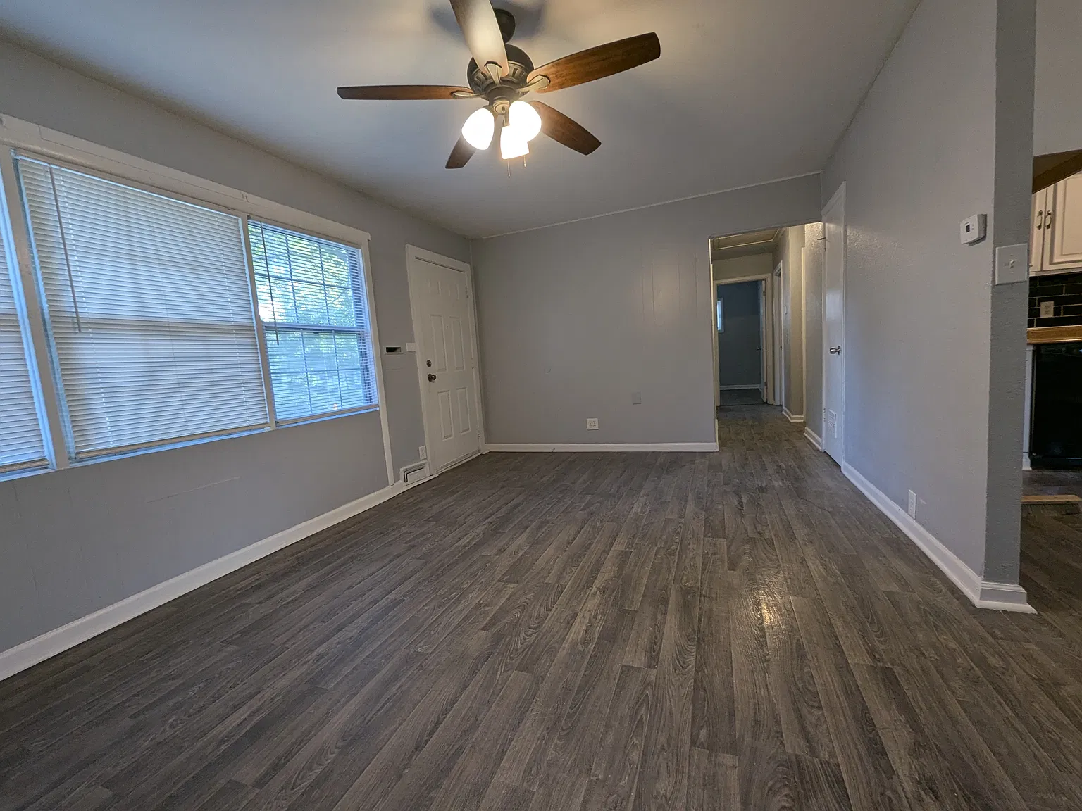 3 bed, 936 sqft, $1,350 — Photo 4