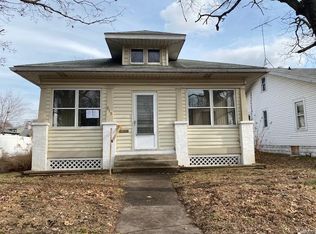 215 10th St, Wood River, IL