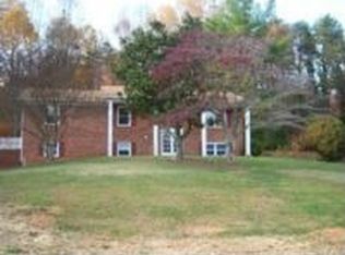 1845 Mallard Lakes Dr, Winston Salem, NC 27106