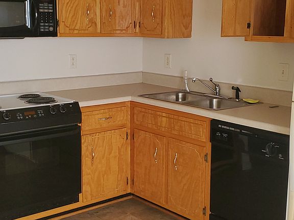 4th image of 408 Jack Miller Blvd APT A