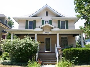 11 S Brainard St, Naperville, IL 60540