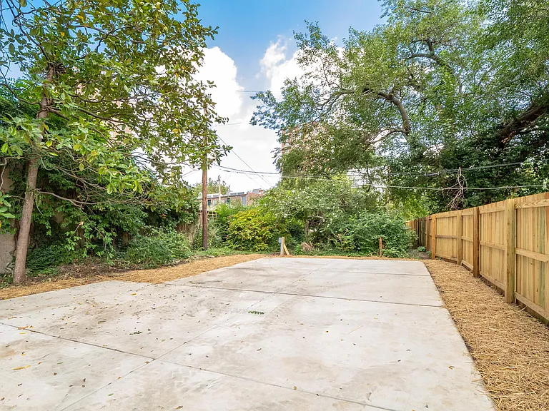 4388 McPherson Ave — Photo 45