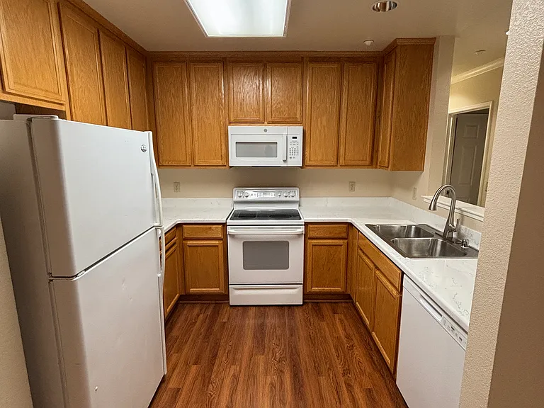 540 S El Camino Real #103 — Photo 5
