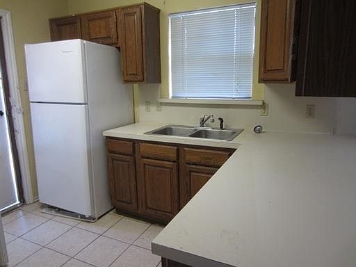 2nd image of 731 Red Oak Dr