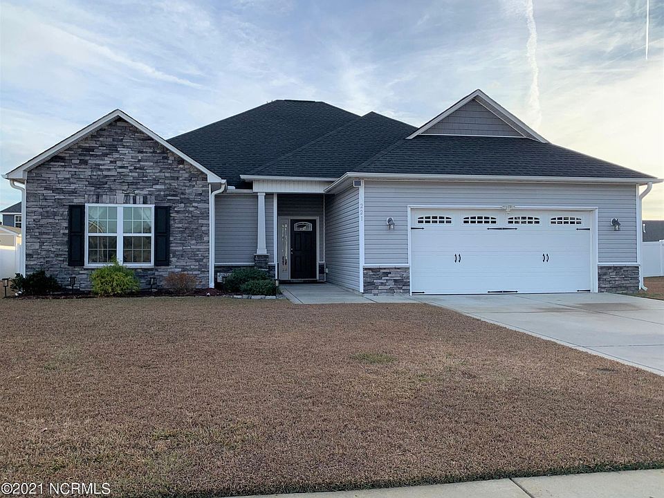 1st image of 221 Copper Creek Dr