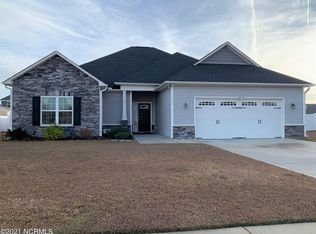 221 Copper Creek Dr, Winterville, NC 28590