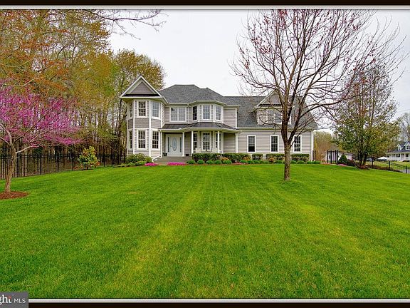 2nd image of 28 Roger Wayne Dr