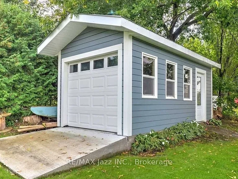 157 Hazel St — Photo 17