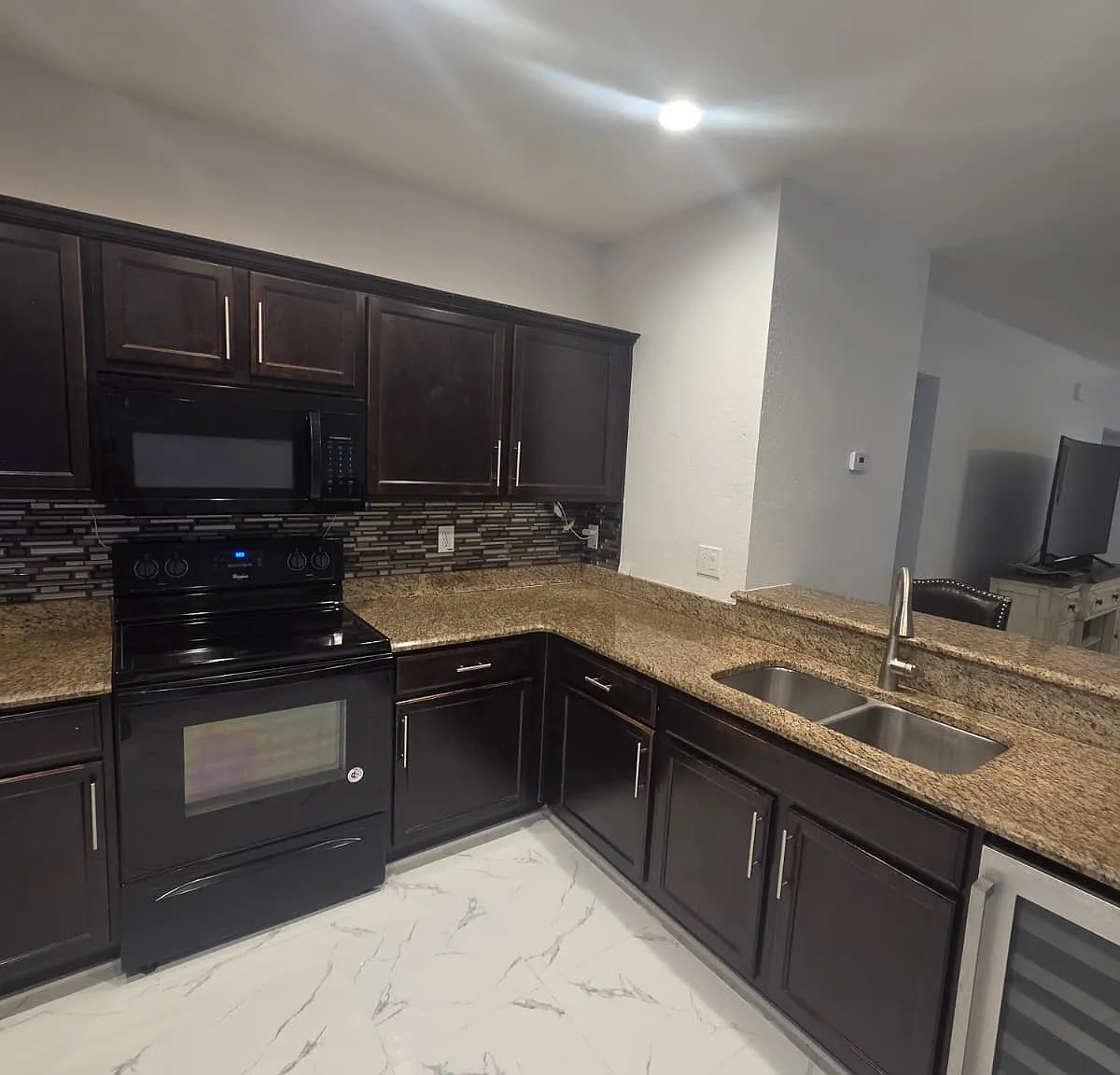 4 bed, 1697 sqft, $2,500 — Photo 2