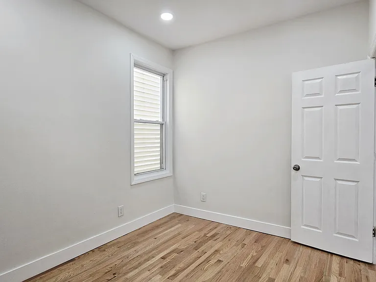 15 Dwight St — Photo 16