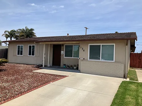 1136 N Jasmine St Photo 1