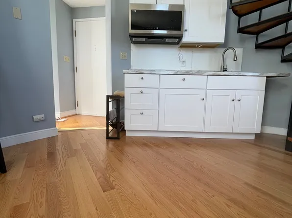 100 Riverway APT 3, Boston, MA 02215