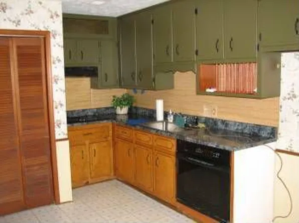 14 Hawk Rd, Cartersville, GA 30121