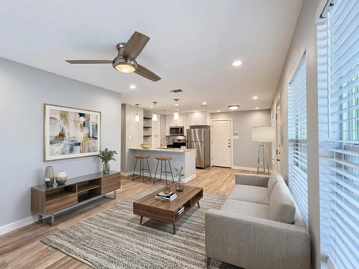 3 bed, 2.0 bath, 915 sqft, $2,200 — Photo 4