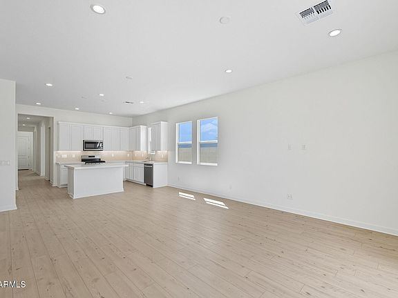 3rd image of 17998 W Bighorn Avenue