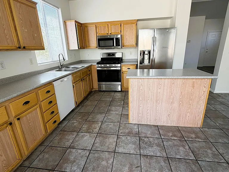 2424 Predera Ave — Photo 13