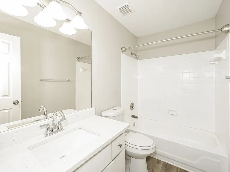 2104 Watercrest Cir — Photo 15