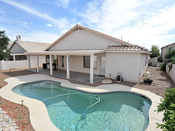 2nd image of 2082 W Three Oaks Dr