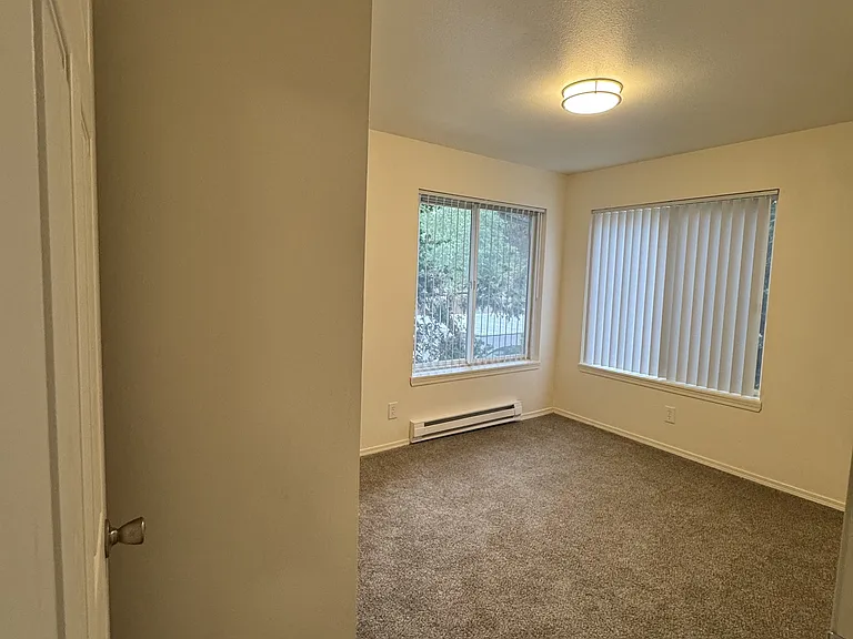 Jefferson Place Apartments — Photo 5