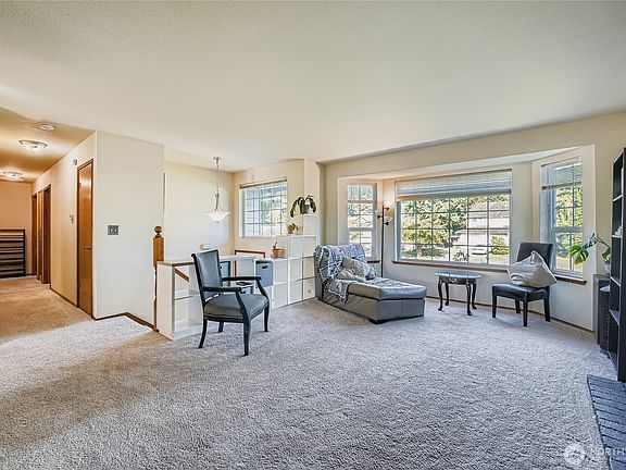 5th image of 17217 92nd Avenue E