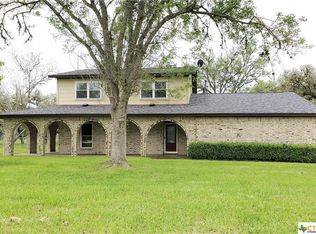 35 Edgewood Dr, Victoria, TX 77905