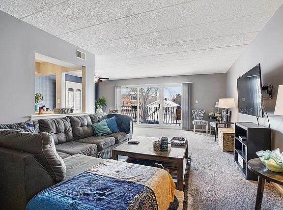 3rd image of 11131 S Kedzie Ave APT 202