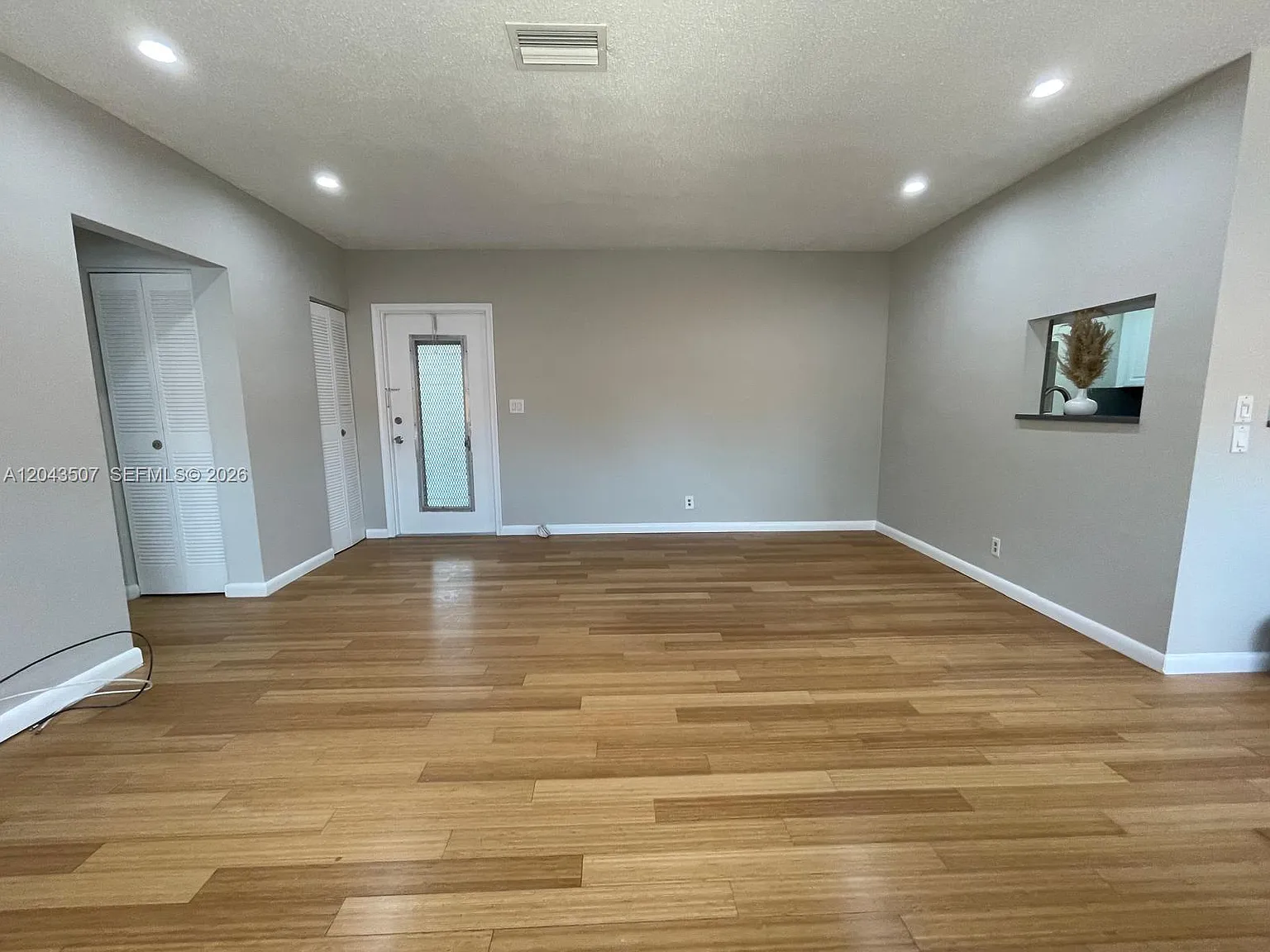 Lee Condominium Apts — Photo 4