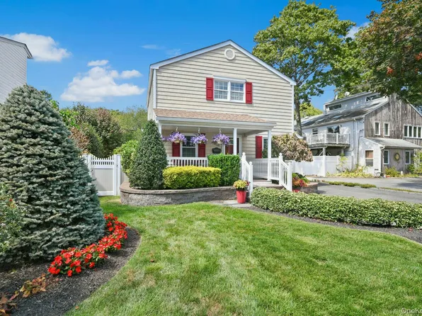 258 Grant Avenue, Islip, NY 11751