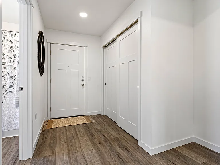665 E Badger Rd — Photo 28