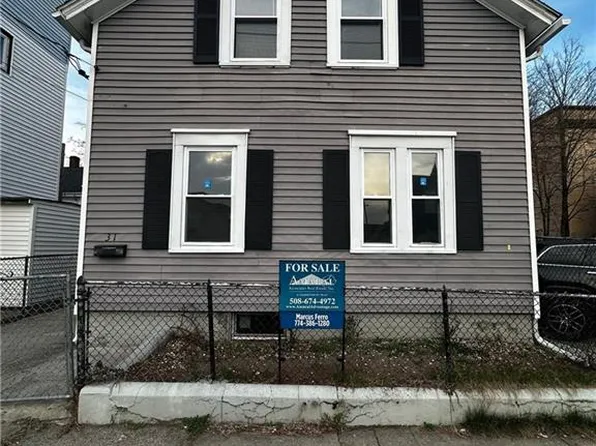 31 Bagley St, Pawtucket, RI 02860