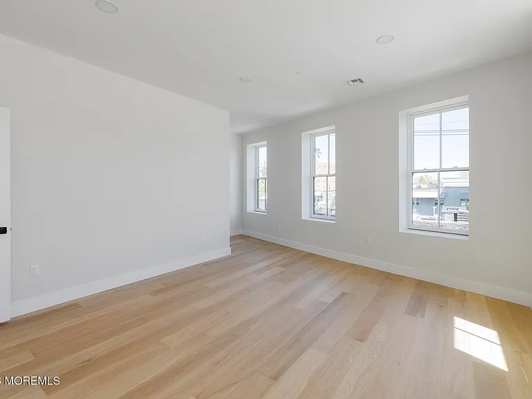 9 Wharf Ave #2 — Photo 11