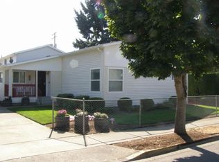 933 A St, Springfield, OR 97477