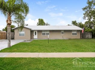 826 Hibiscus Dr, Royal Palm Beach, FL 33411