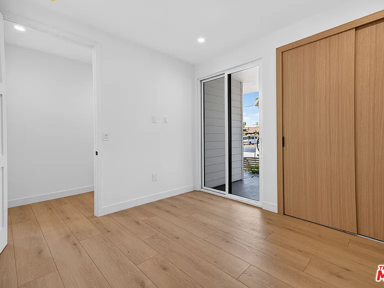150 N Carondelet St — Photo 15
