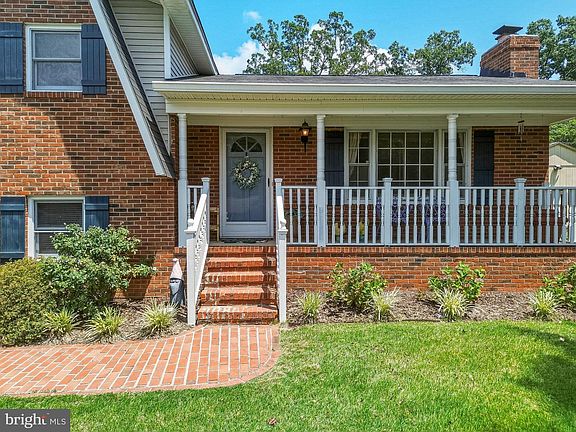 4th image of 702 Edwards Dr
