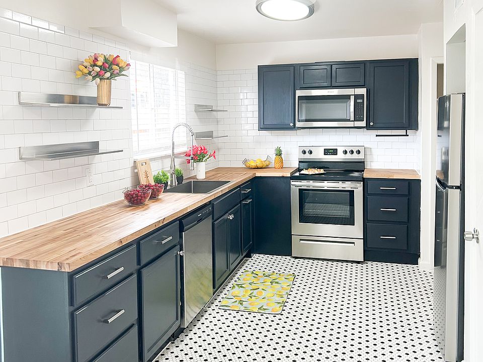 1st image of 202 Arcadia Pl APT 105