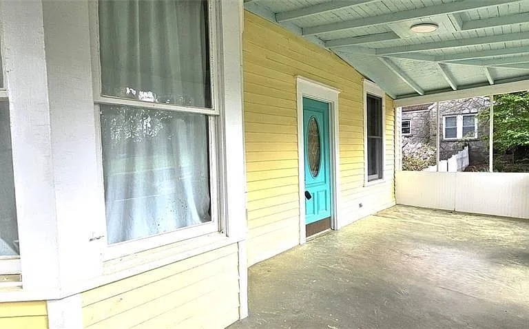 1047 Ridge Ave — Photo 18