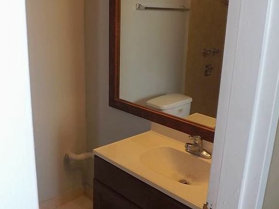 3rd image of 2000 NE 135th St APT 604