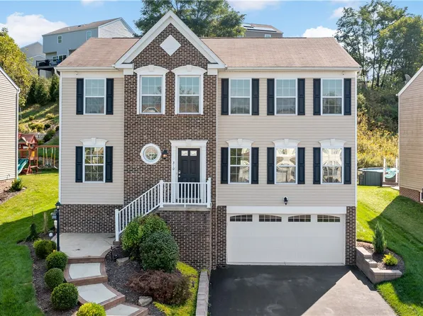 310 Everest Cir, Houston, PA 15342