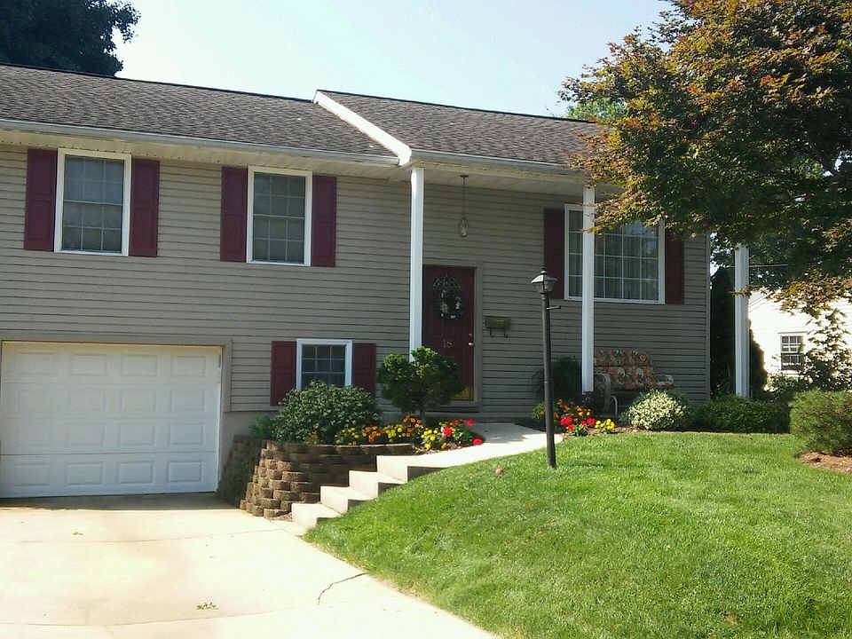 1st image of 18 Lynnwood Dr