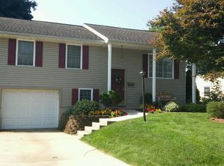 18 Lynnwood Dr, Palmyra, PA 17078
