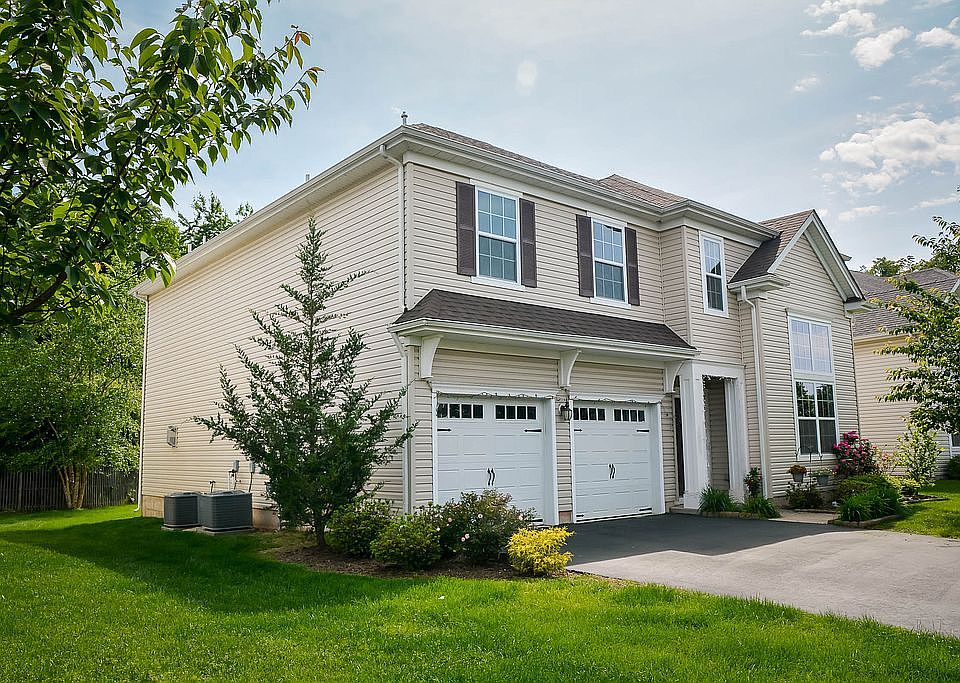 40 Dahlia Ct