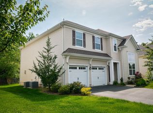 40 Dahlia Ct, Piscataway, NJ 08854